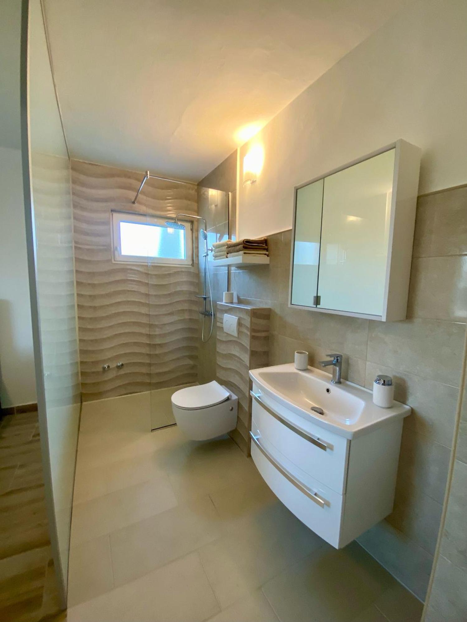 Apartment Kutija *